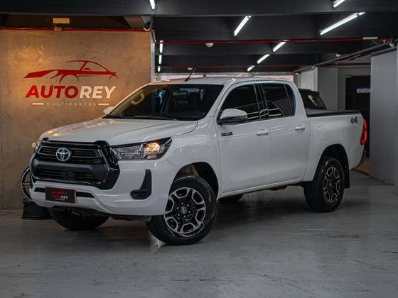 TOYOTA HILUX 2.8 D-4D TURBO DIESEL CD POWER PACK 4X4 MANUAL